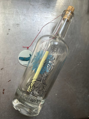Unscripted message in a bottle